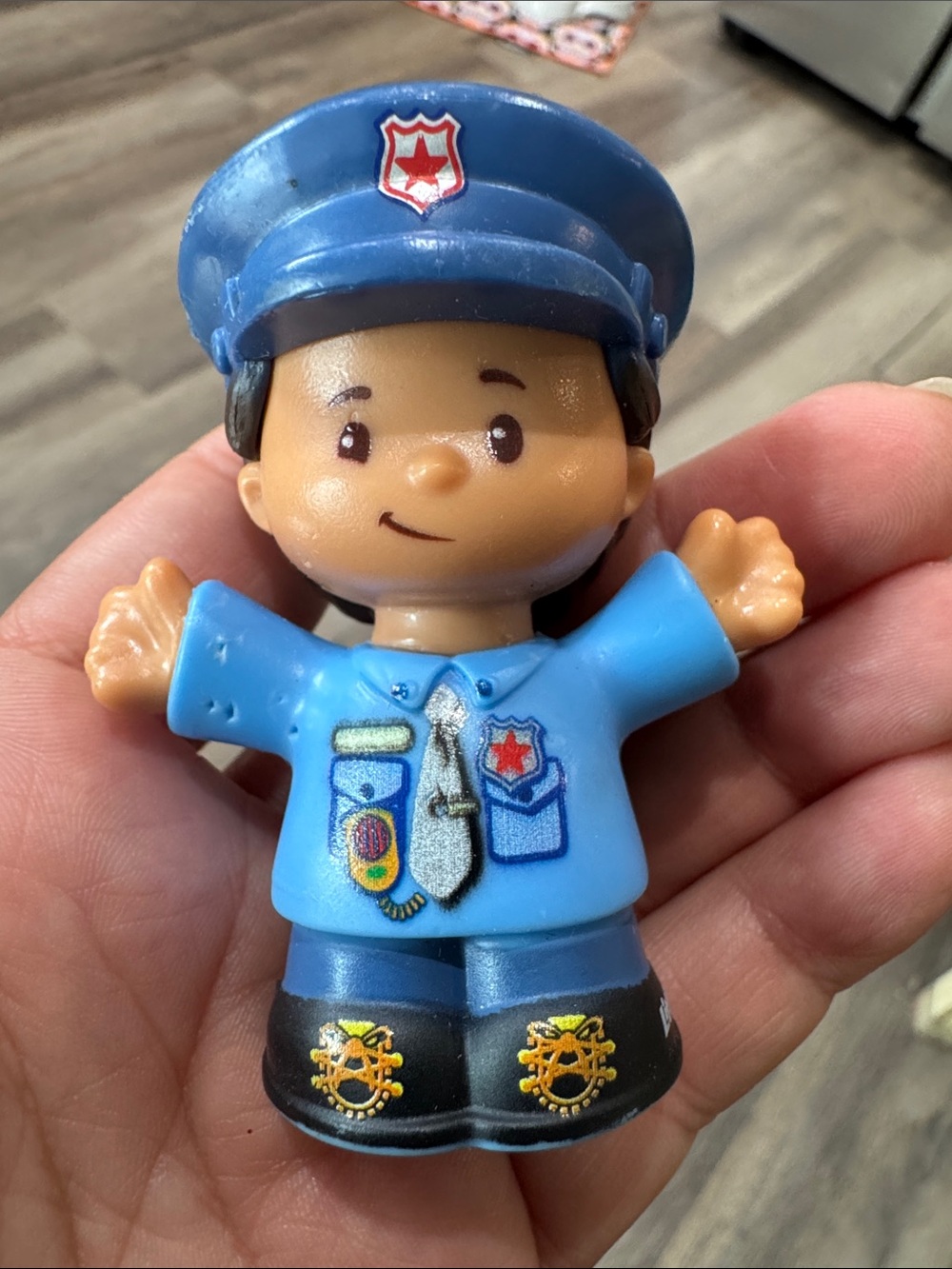Fisher Price Little People Police Woman Cop Hispanic Brown Hair Girl Figure